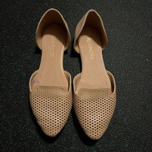 Size 8 Restricted Flats